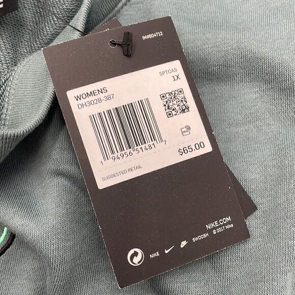 Nike woman’s romper   - Picture 7 of 16